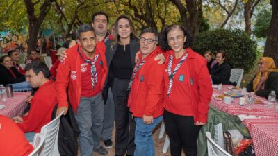 İzmir Büyükşehir Belediye Başkanı Dr. Cemil Tugay’ın eşi Öznur Tugay,