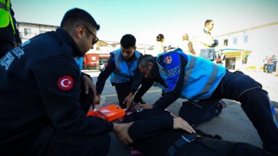 İzmir Büyükşehir Belediyesi, Zabıta Dairesi yerleşkesinde düzenlediği deprem + yangın