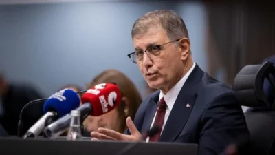 İzmir Büyükşehir Belediye Başkanı Cemil Tugay, çöp krizine çözüm için