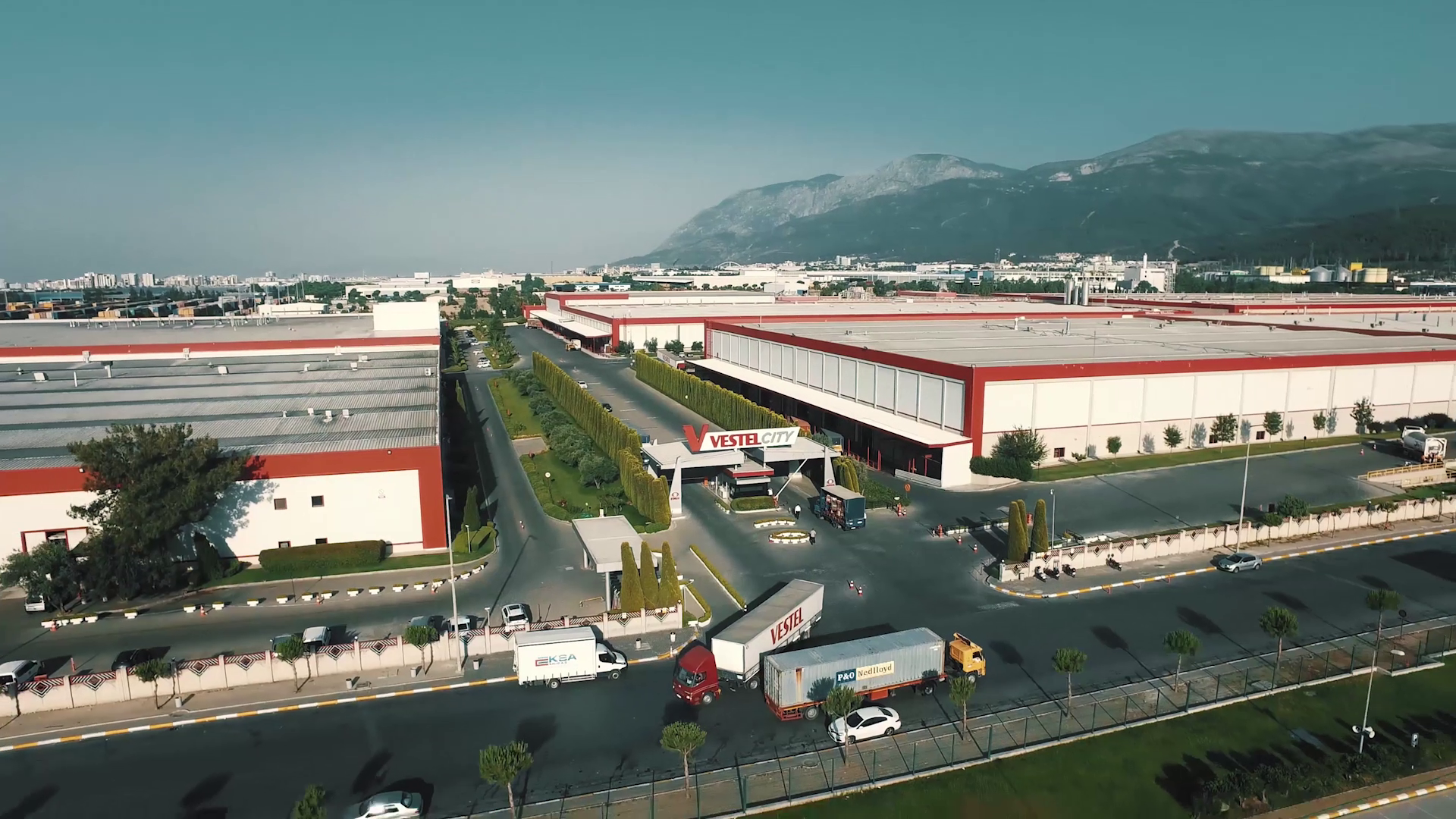 Manisa’daki Vestel fabrikalarında üç günde yüzlerce çalışan işten çıkarıldı. Şirketin