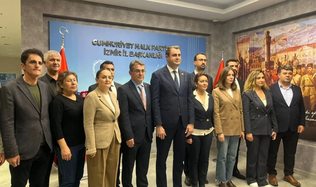 CHP İzmir İl Başkanı Çağatay Güç, ilk basın toplantısında hükümeti