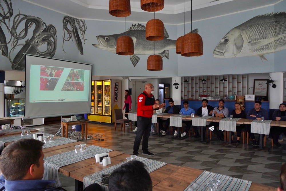 Çeşme Belediyesi ve AKUT iş birliğiyle ÇEŞTUR personeline “Temel Afet