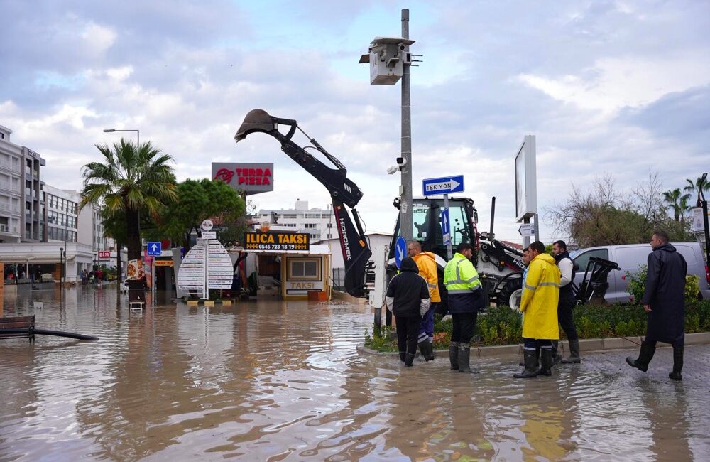 28 Kasım’da Çeşme’de metrekareye 126 kg yağış düşmesiyle başlayan su