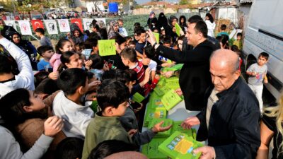 Bornova Belediyesi, Dünya Çocuk Hakları Günü’nü Işıkkent Kent Bostanı’nda fidan