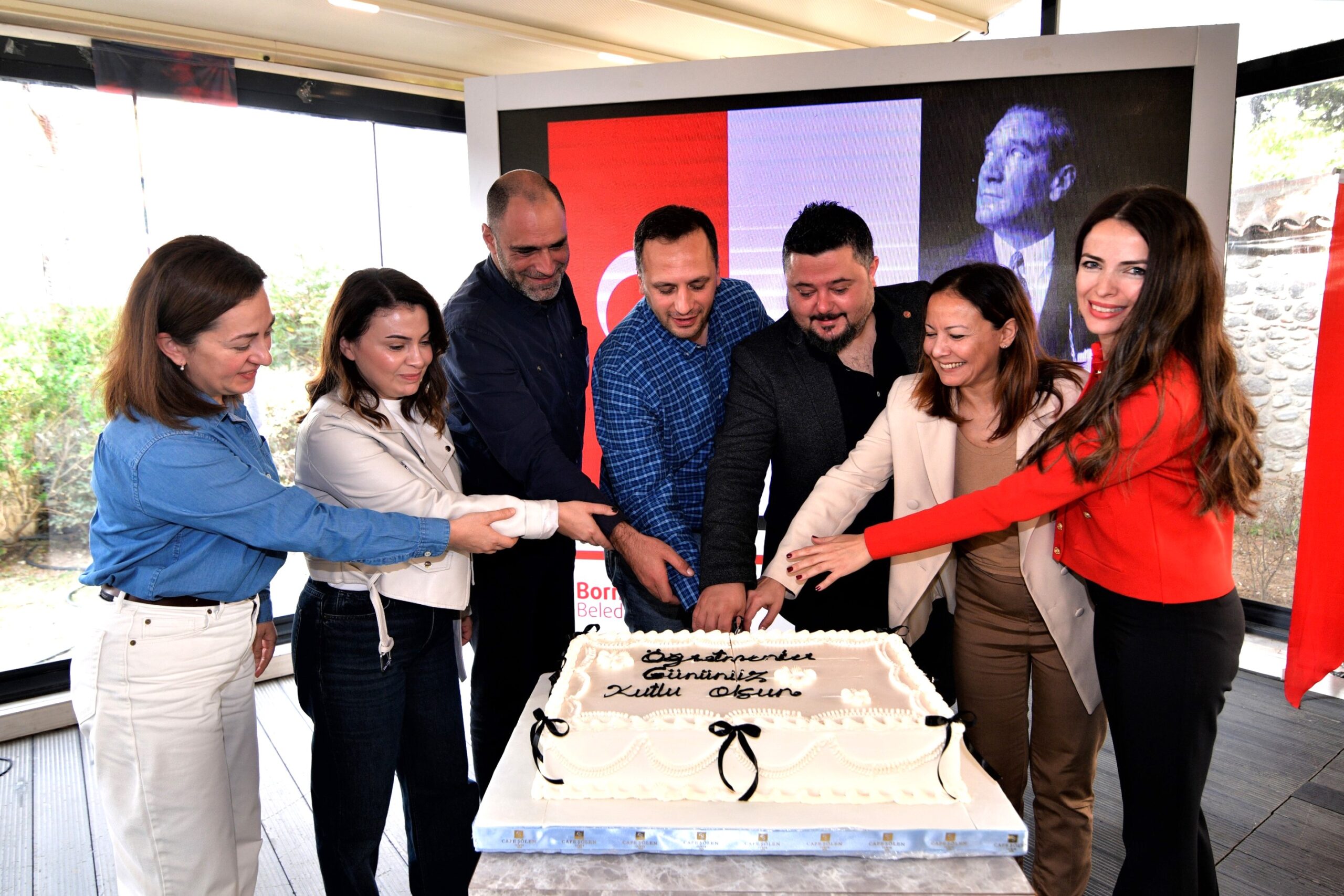 Bornova Belediyesi, 24 Kasım Öğretmenler Günü’nü Dramalılar Köşkü’nde düzenlenen kahvaltı