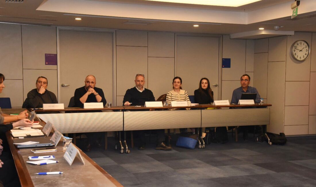 İzmir Ticaret Odası öncülüğünde başlayan Codexizmir Projesi, bilişim firmalarının uluslararası