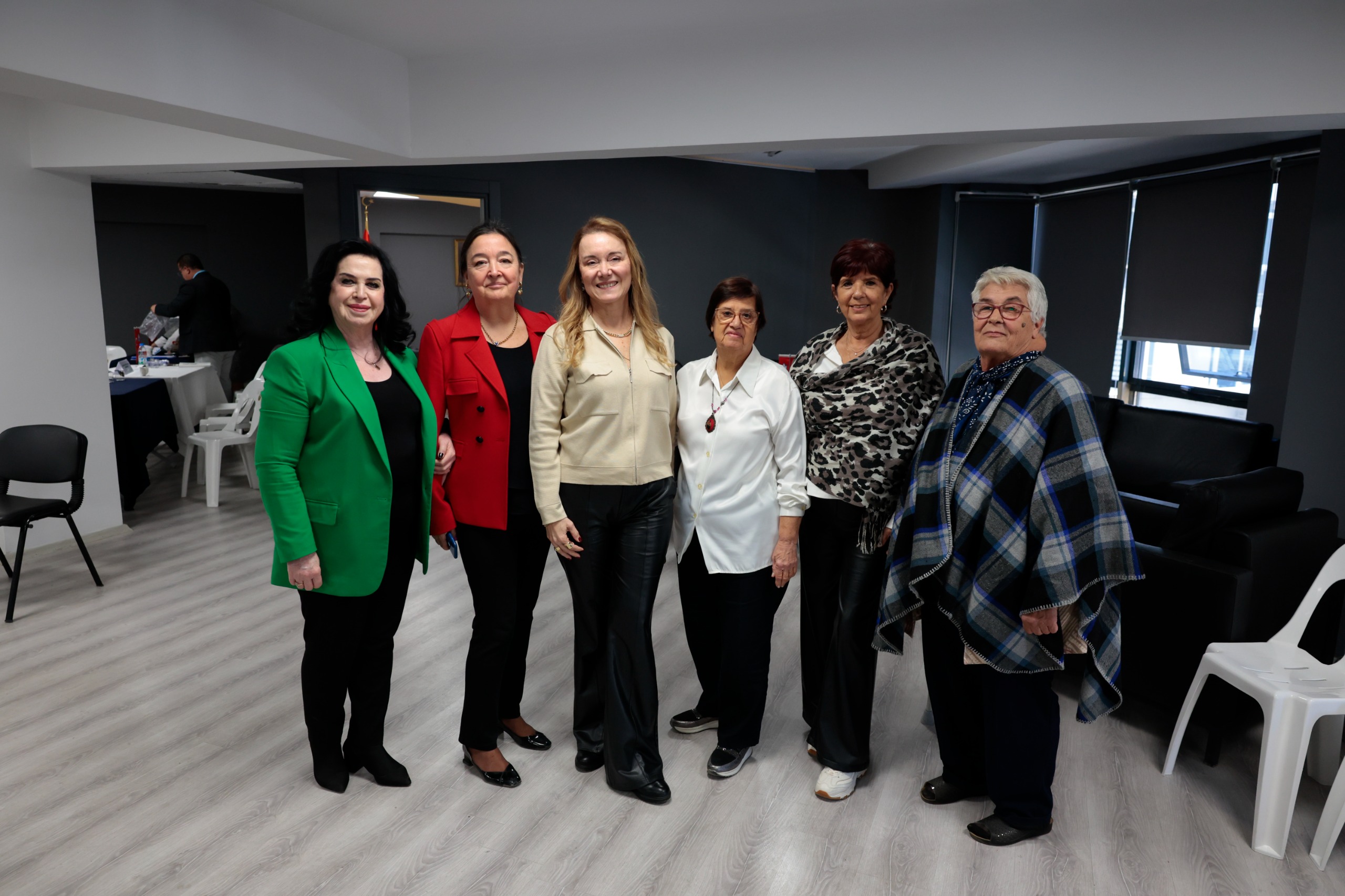 Konak Belediyesi’nin katılımcı yönetim modeli Komşu Buluşmaları’nın dördüncüsü Türkan Saylan