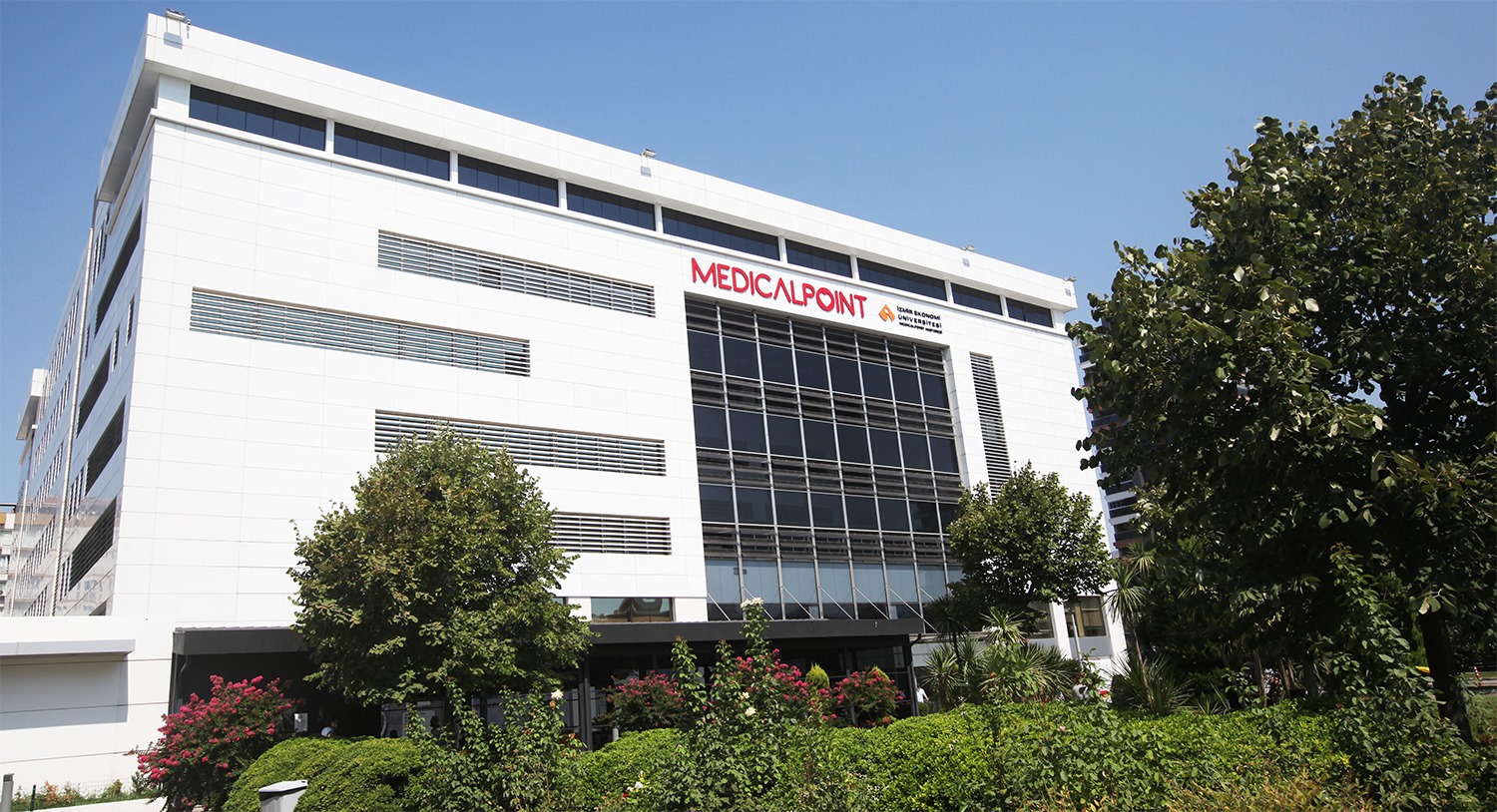 Medical Point İzmir Hastanesi, çalışan memnuniyetine ve insan odaklı kurum