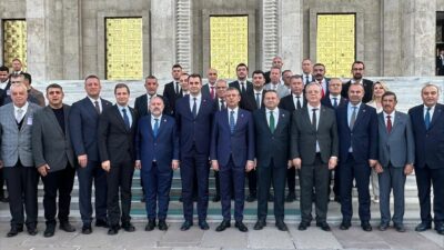 CHP Konak İlçe Başkanı Serkan Kalmaz, Genel Başkan Özgür Özel’i