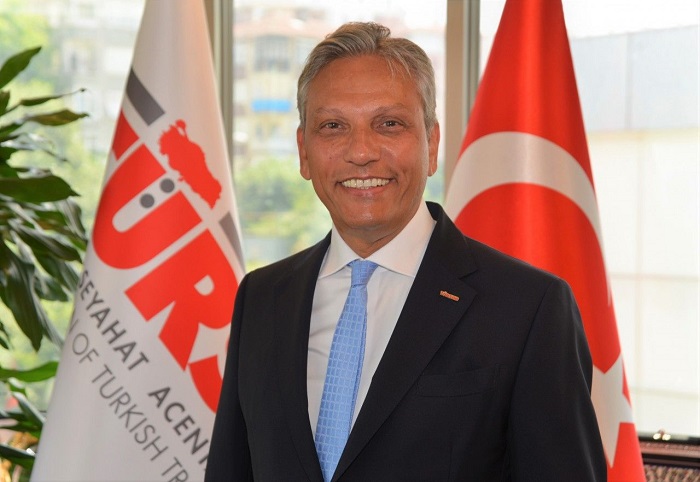 TÜRSAB seçimlerinde Firuz Bağlıkaya rekor oyla yeniden başkan seçildi. Mavi