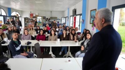 Kemalpaşa Belediye Başkanı Mehmet Türkmen, 24 Kasım Öğretmenler Günü dolayısıyla