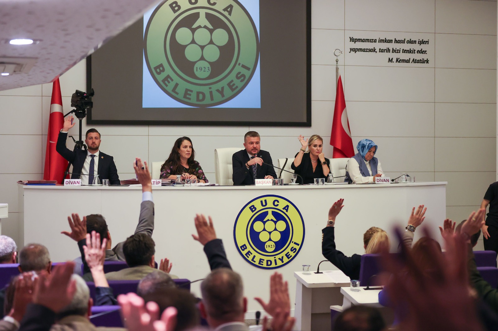 Ufuk Mahallesi Sosyal Konutları’nda kentsel dönüşümün önünü açacak imar planı