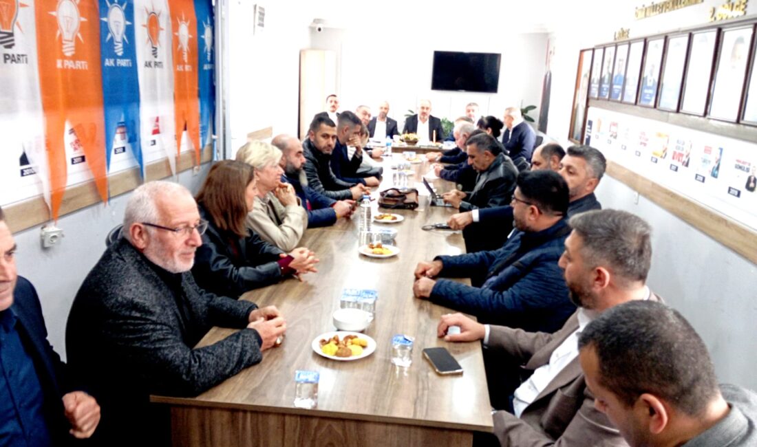 AK Parti İzmir İl Başkanlığı, Bergama’da düzenlediği “Güç Birliği Toplantısı”