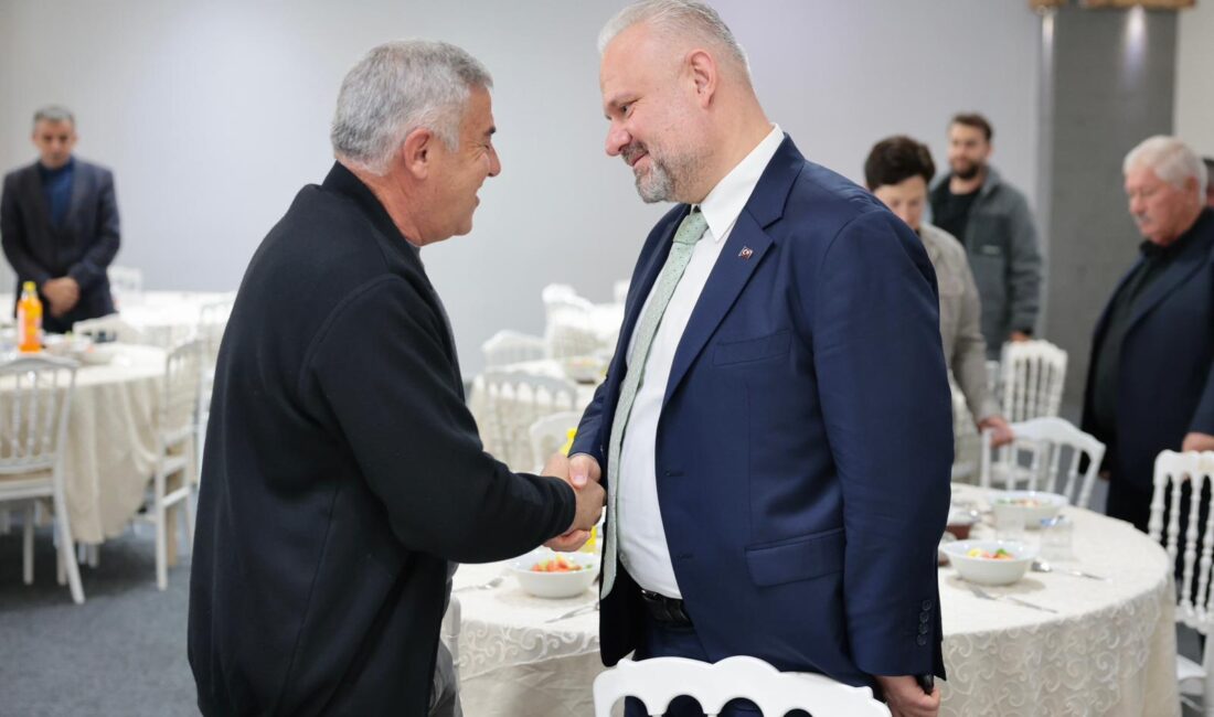 Menemen Belediye Başkanı Aydın Pehlivan, ilçedeki şoför ve taşımacılık esnafıyla