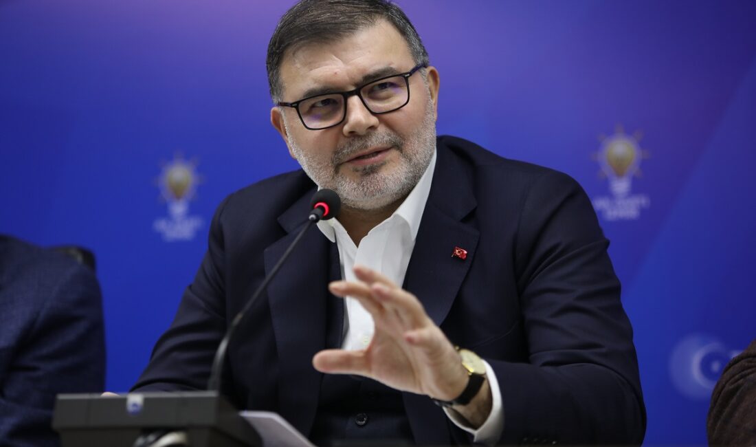 AK Parti İzmir İl Başkanı Bilal Saygılı, İZBAN üzerinden İzmir
