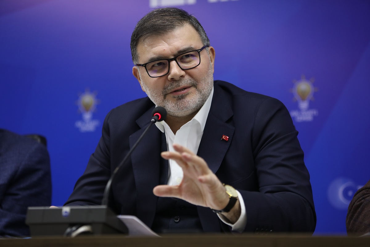AK Parti İzmir İl Başkanı Bilal Saygılı, İZBAN üzerinden İzmir