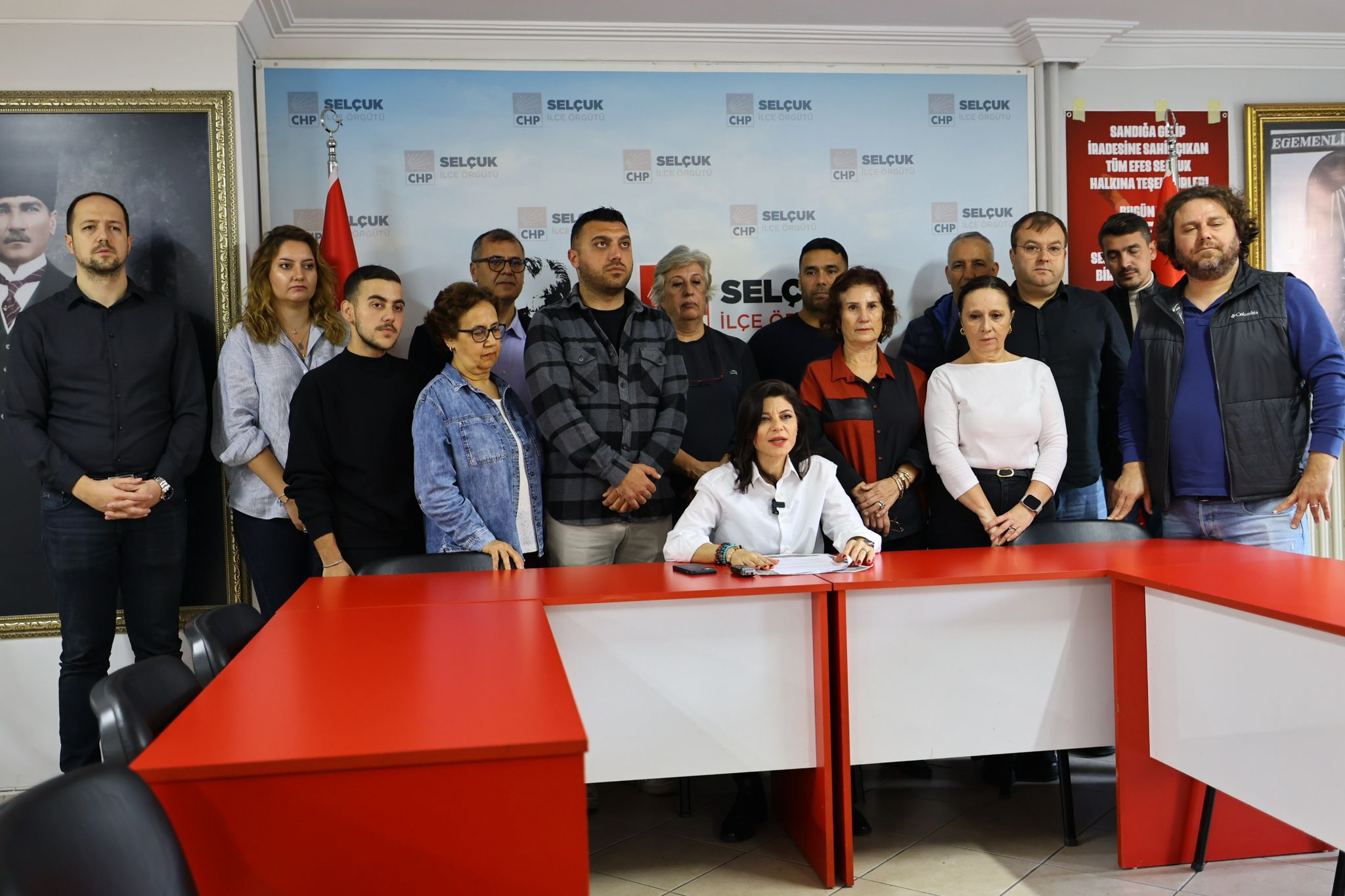 CHP Efes Selçuk İlçe Başkanı İpek Onbaşıoğlu, AK Parti ilçe