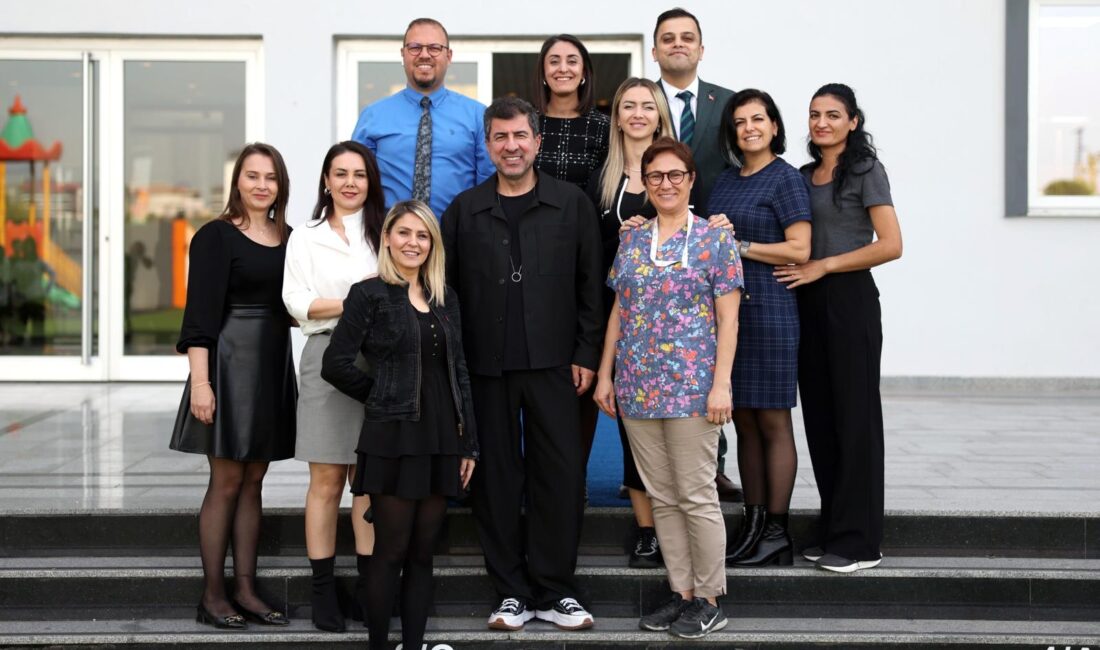 Torbalı’da Eğitimci Burak Akkol’un düzenlediği Kariyer Sohbetleri programında oyuncu Hakan