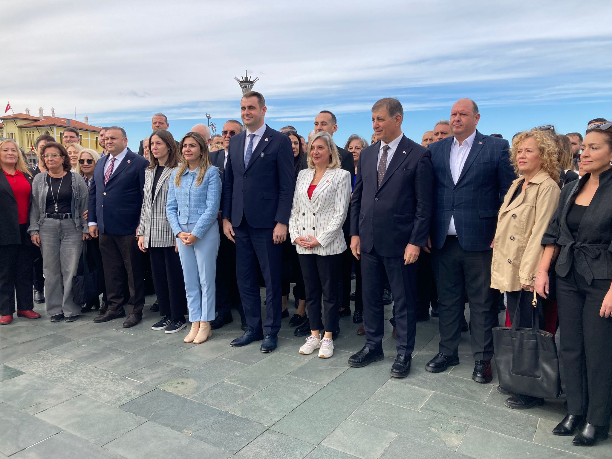 CHP İzmir İl Örgütü, 24 Kasım’da Atatürk Anıtı’nda düzenlediği törende