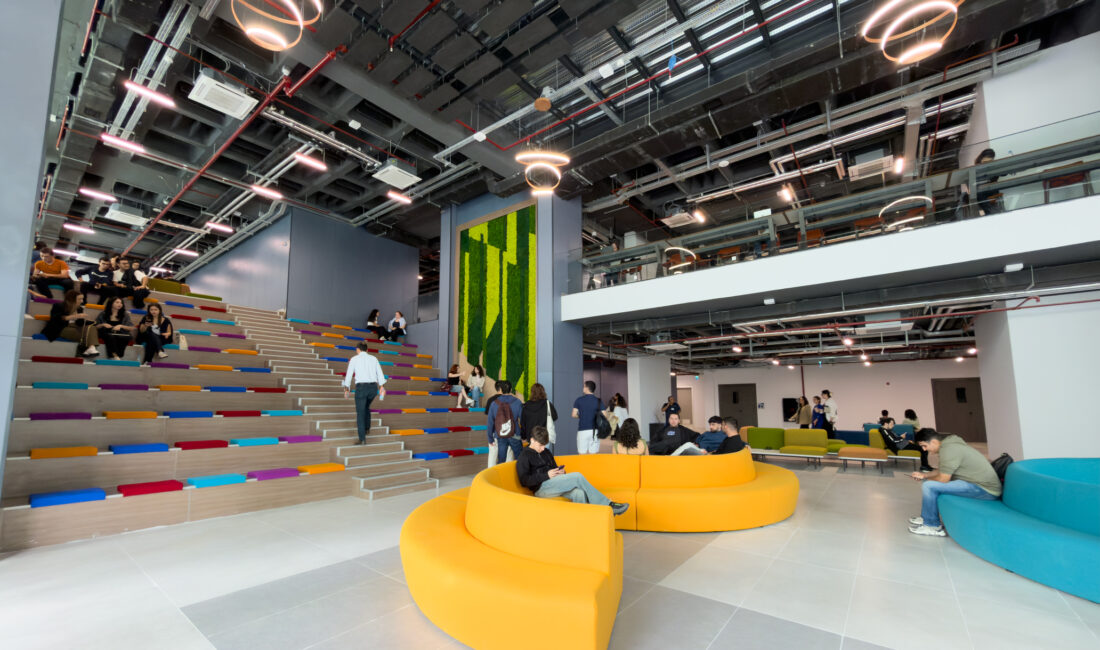 Yaşar Üniversitesi’nin enerji verimliliği ve akıllı sistemlerle donatılan 10 katlı