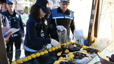 Kuşadası Belediyesi, sokak lezzetleri satış noktalarında hijyen ve gıda güvenliği