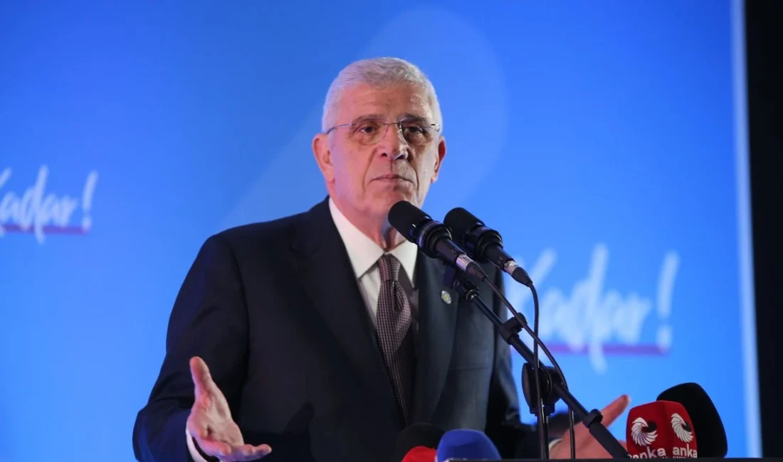 İYİ Parti Genel Başkanı Müsavat Dervişoğlu, İzmir İl Kongresi'nde parti