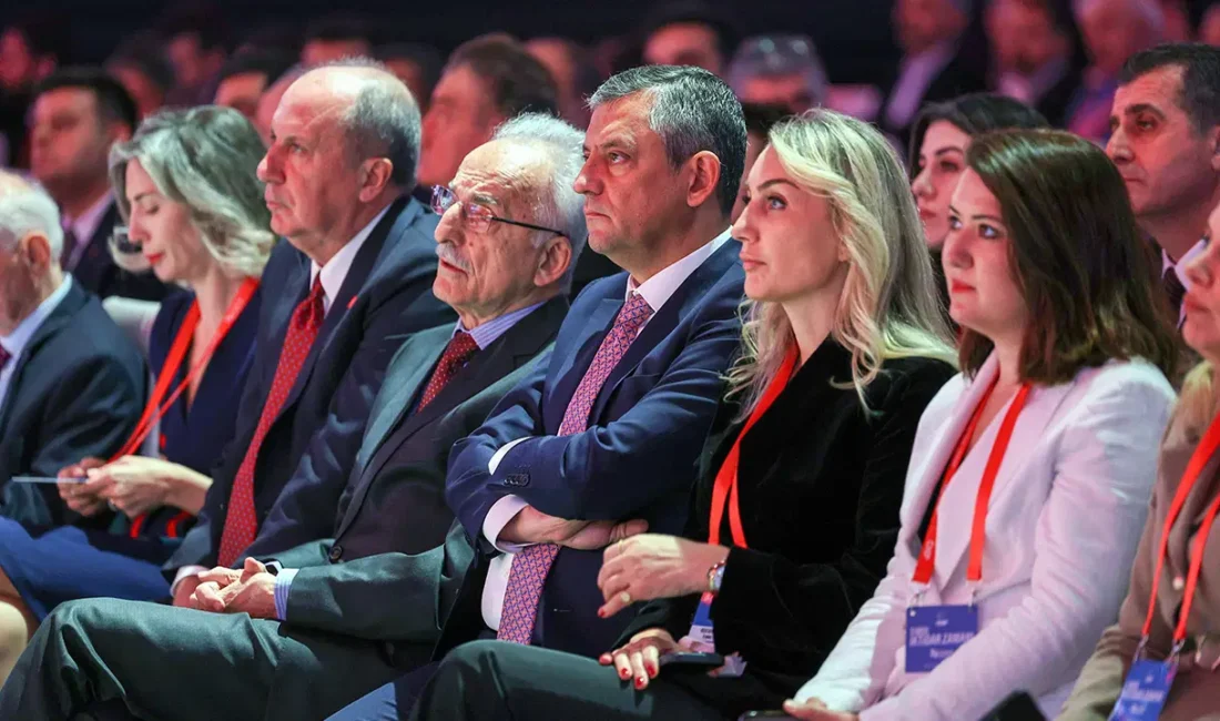 CHP’nin 39. Olağan Kurultayı’nda yeni parti programı ve tüzük değişiklikleri
