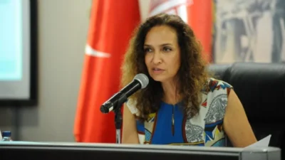 Karşıyaka Belediye Meclisi, Bostanlı Pazaryeri’ndeki gerginliği görüştü. Başkan Ünsal, projeyi