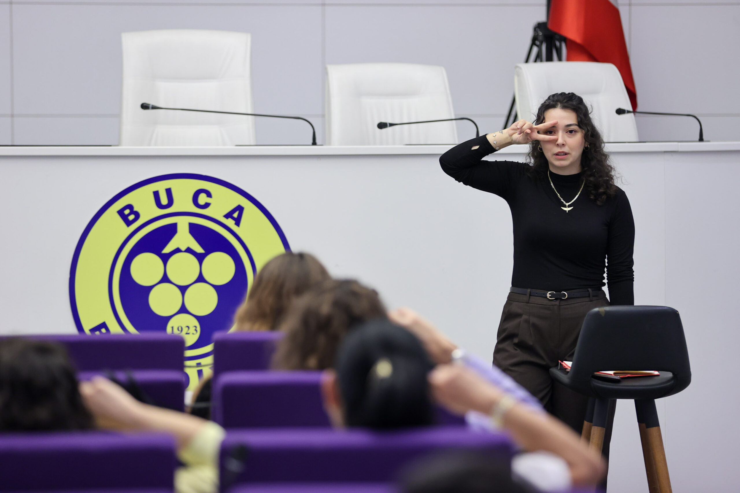 Buca Belediyesi, işitme engelli vatandaşlara daha erişilebilir hizmet sunmak amacıyla