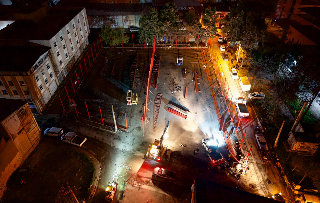 Buca Belediyesi ekipleri, Seyhan Mahallesi’ndeki hazine arazisine izinsiz inşa edilen