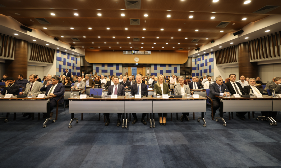 İzmir Ticaret Odası’nda düzenlenen toplantıda Türkiye ile Suudi Arabistan arasında