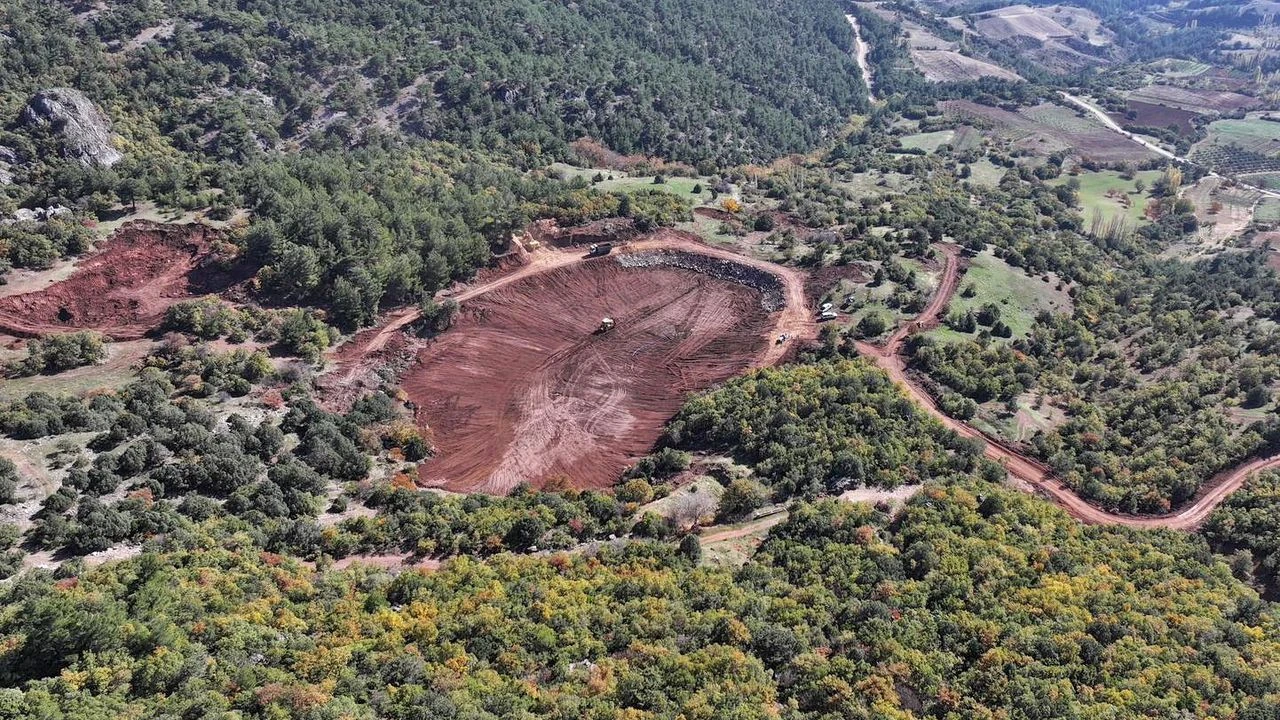 Manisa Büyükşehir Belediyesi, kuraklıkla mücadele kapsamında 17 ilçede yağmur suyu
