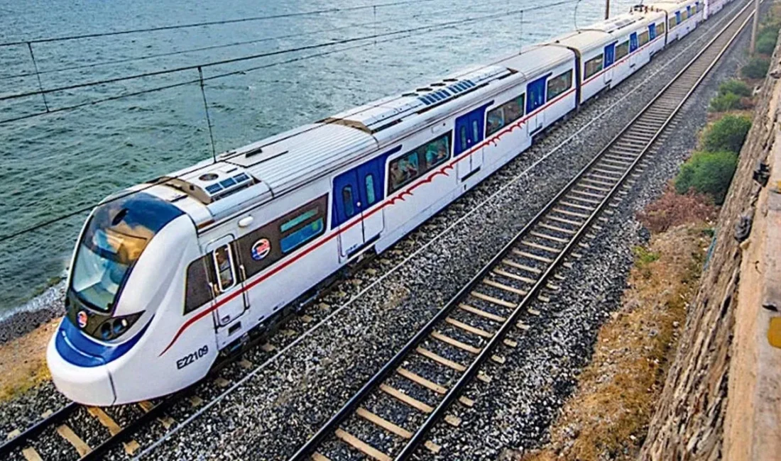 İzmir’de banliyö hattı İZBAN’da bilet fiyatlarına yüzde 20 zam geldi.