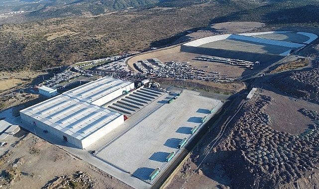  İzmir Büyükşehir Belediyesi, Harmandalı’na getirilen sınırlamanın ardından kentteki çöp