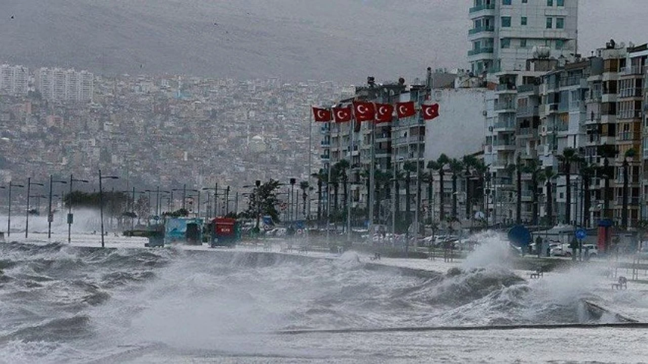 Meteoroloji, İzmir’de Çarşamba gününden itibaren gökgürültülü sağanak yağış uyarısı yaptı.