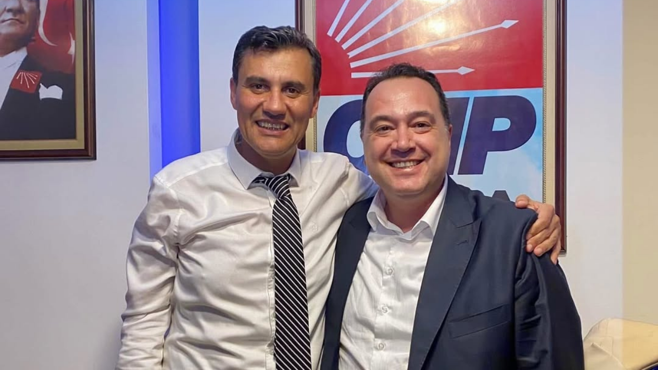 Manisa Büyükşehir Belediye Başkanı Besim Dutlulu, merhum Ferdi Zeyrek’in cenazesi