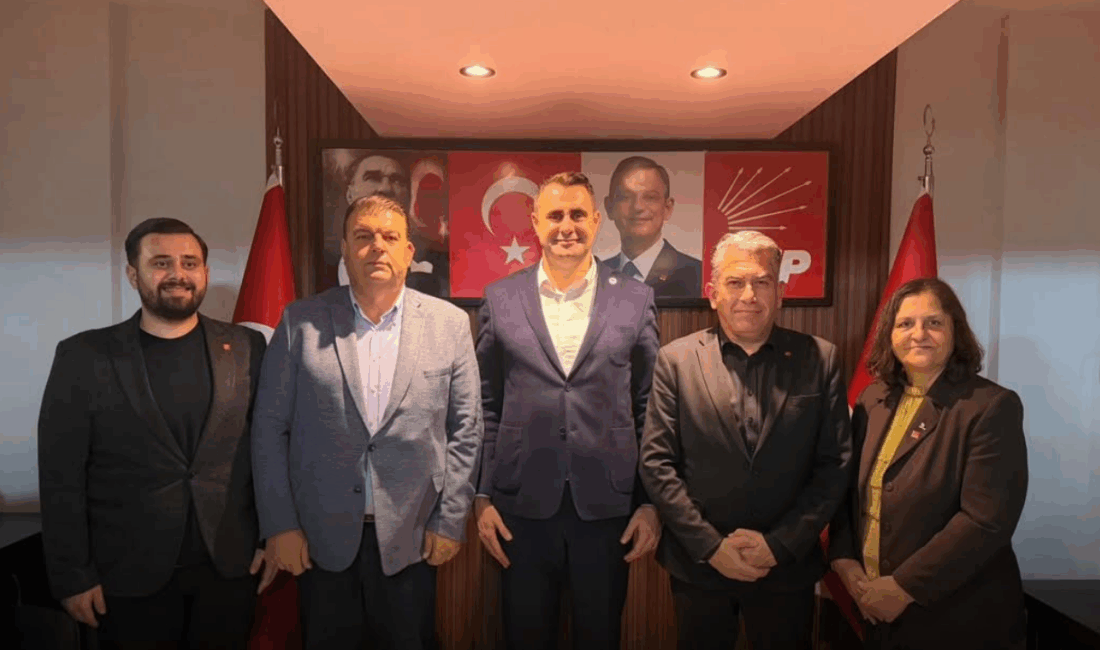 CHP İzmir İl Başkanı Çağatay Güç, Seferihisar’da parti örgütüyle bir