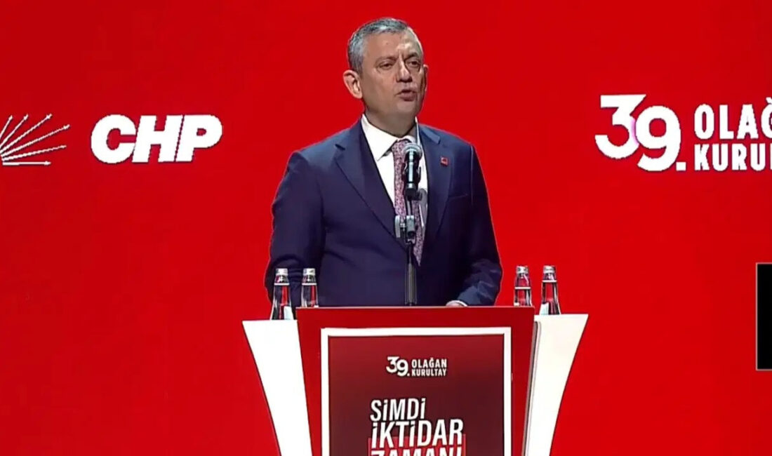 CHP 39. Olağan Kurultayını gerçekleştirdi. Kurultayda tek aday olan Özgür