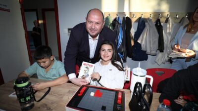 Menderes Belediyesi, Çocuk Hakları Günü’nde uzman pedagog eşliğinde çocuklar ve