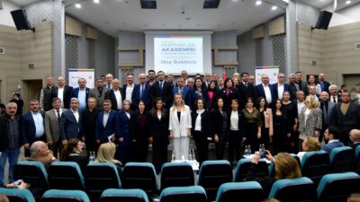 Bornova Muhtarlar Akademisi projesi düzenlenen törenle başladı. 45 muhtar, dijital