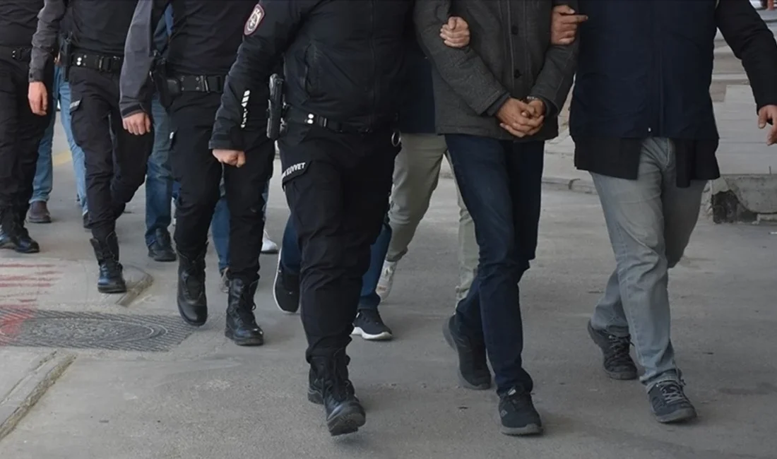 İzmir ve Kocaeli’de eş zamanlı gerçekleştirilen operasyonda, ‘Medeler’ suç örgütünün