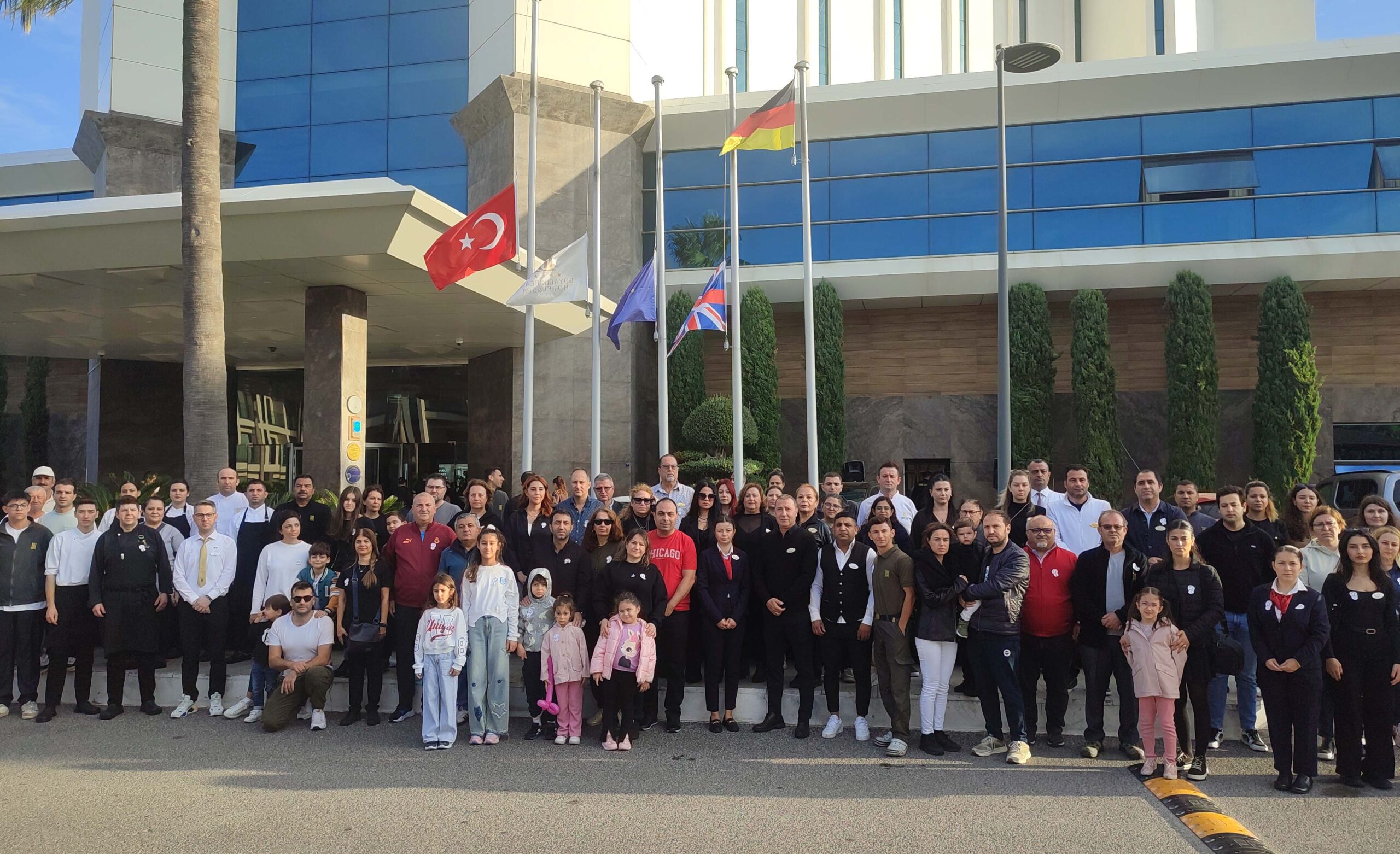 Çeşme’deki Boyalık Hotel, 10 Kasım sabahı tüm personeliyle birlikte Ulu