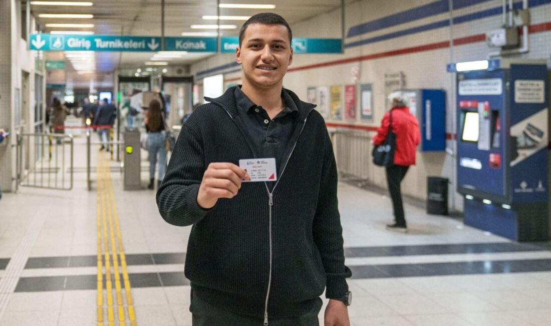 İzmir Büyükşehir Belediyesi, toplu ulaşımda önemli bir değişikliğe giderek öğrenci