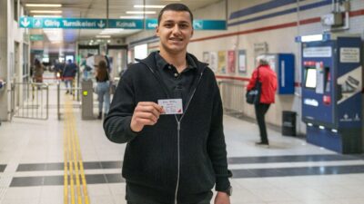 İzmir Büyükşehir Belediyesi, toplu ulaşımda önemli bir değişikliğe giderek öğrenci