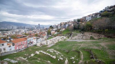 İzmir Büyükşehir Belediyesi, 2025-2027 yılları arasında Smyrna Antik Kenti kazılarına