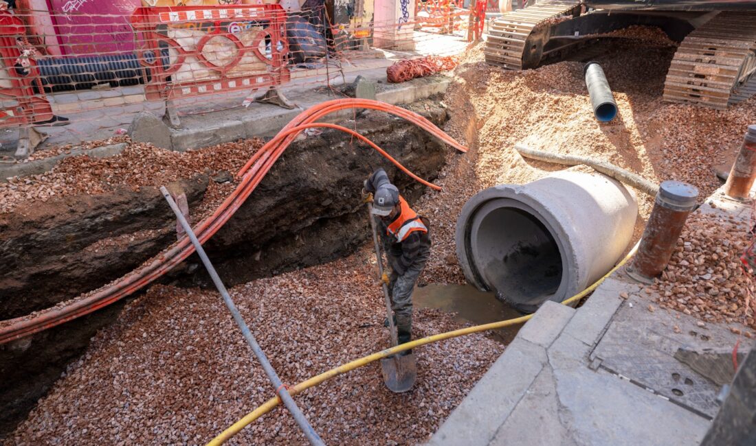 İZSU, TEFWER projesiyle Konak, Bayraklı ve Karabağlar’da altyapıyı yeniliyor. Alsancak’ta