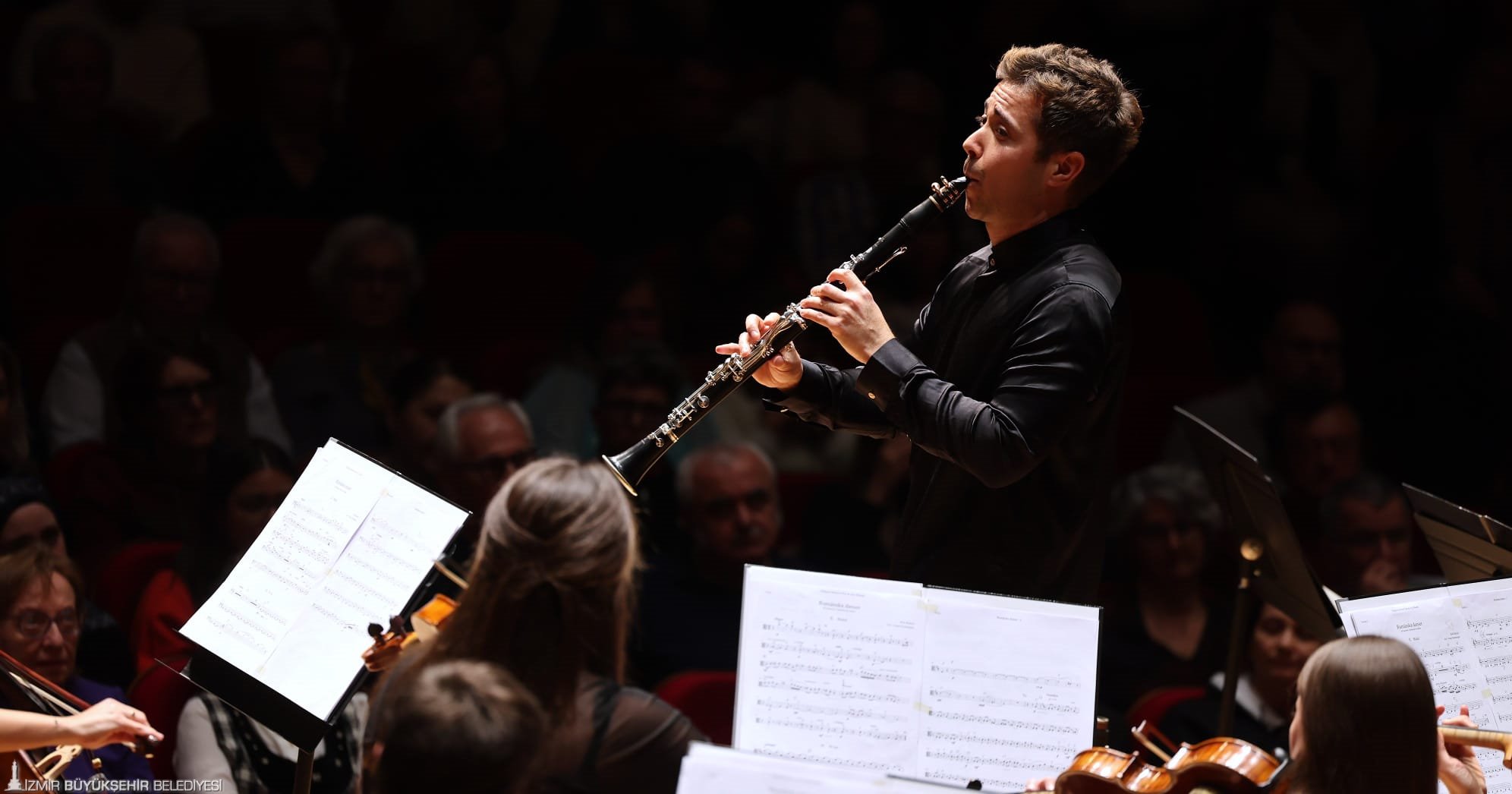 İzmir Oda Orkestrası, İspanyol klarnet virtüözü Pablo Barragán ile Ahmed