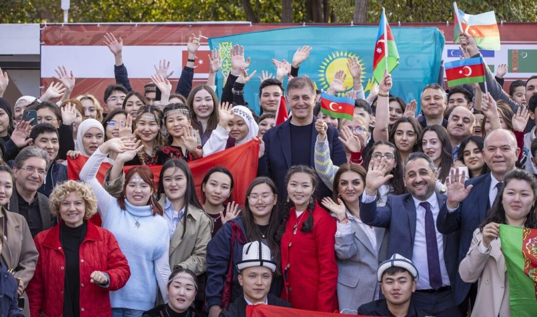İzmir Büyükşehir Belediye Başkanı Dr. Cemil Tugay, Dünya Türk Dili