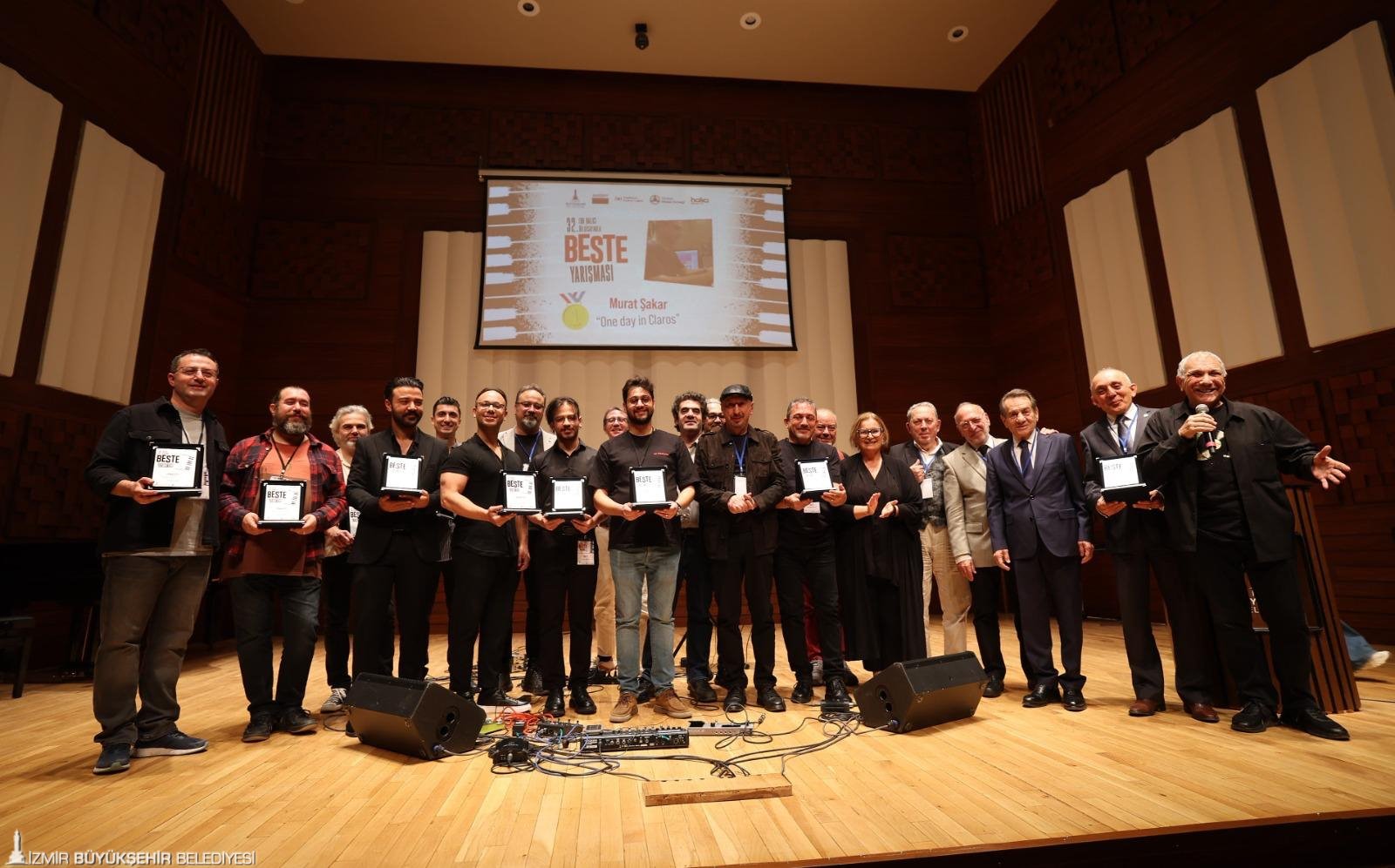 İzmir Büyükşehir Belediyesi’nin paydaşları arasında yer aldığı 32. TBD-Halıcı Bilgisayarla