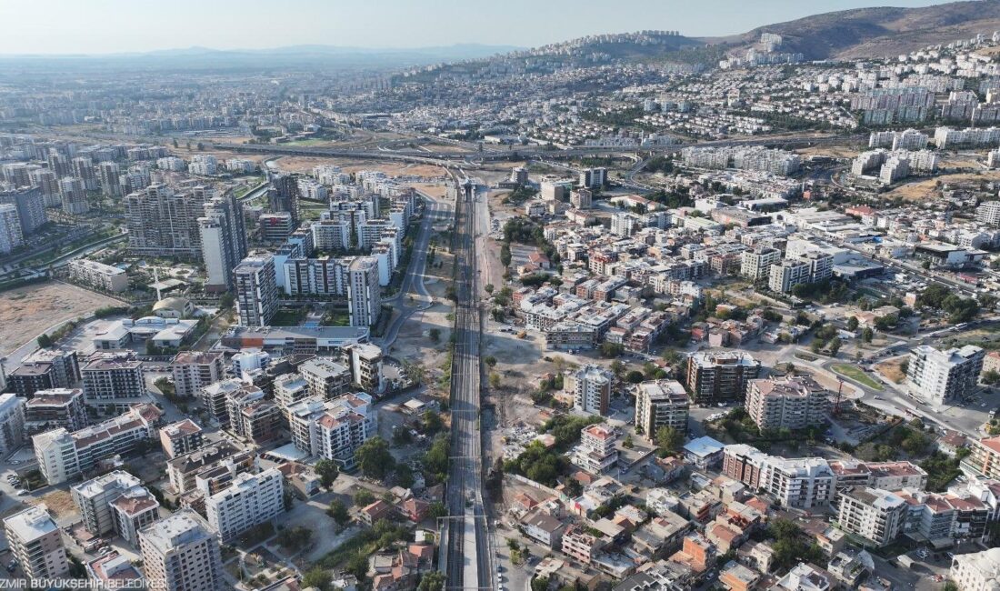 İzmir Büyükşehir Belediyesi, Mavişehir trafiğini rahatlatacak Şemikler Taşıt Üst Geçidi’nin